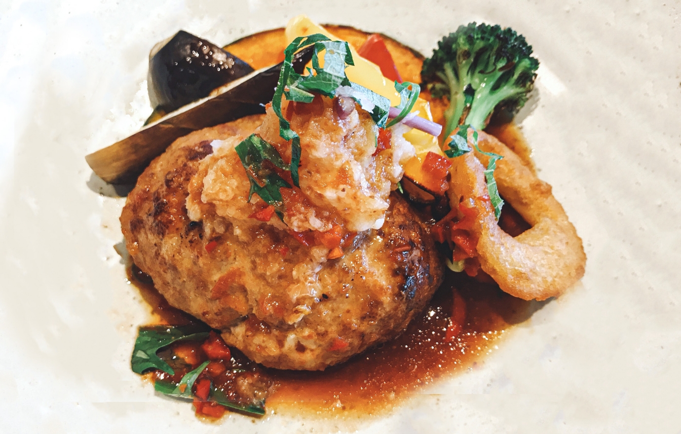 季節の素揚げ野菜と豆腐ハンバーグ
